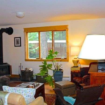 The Perch On Gabriola Bed & Breakfast Exterior photo