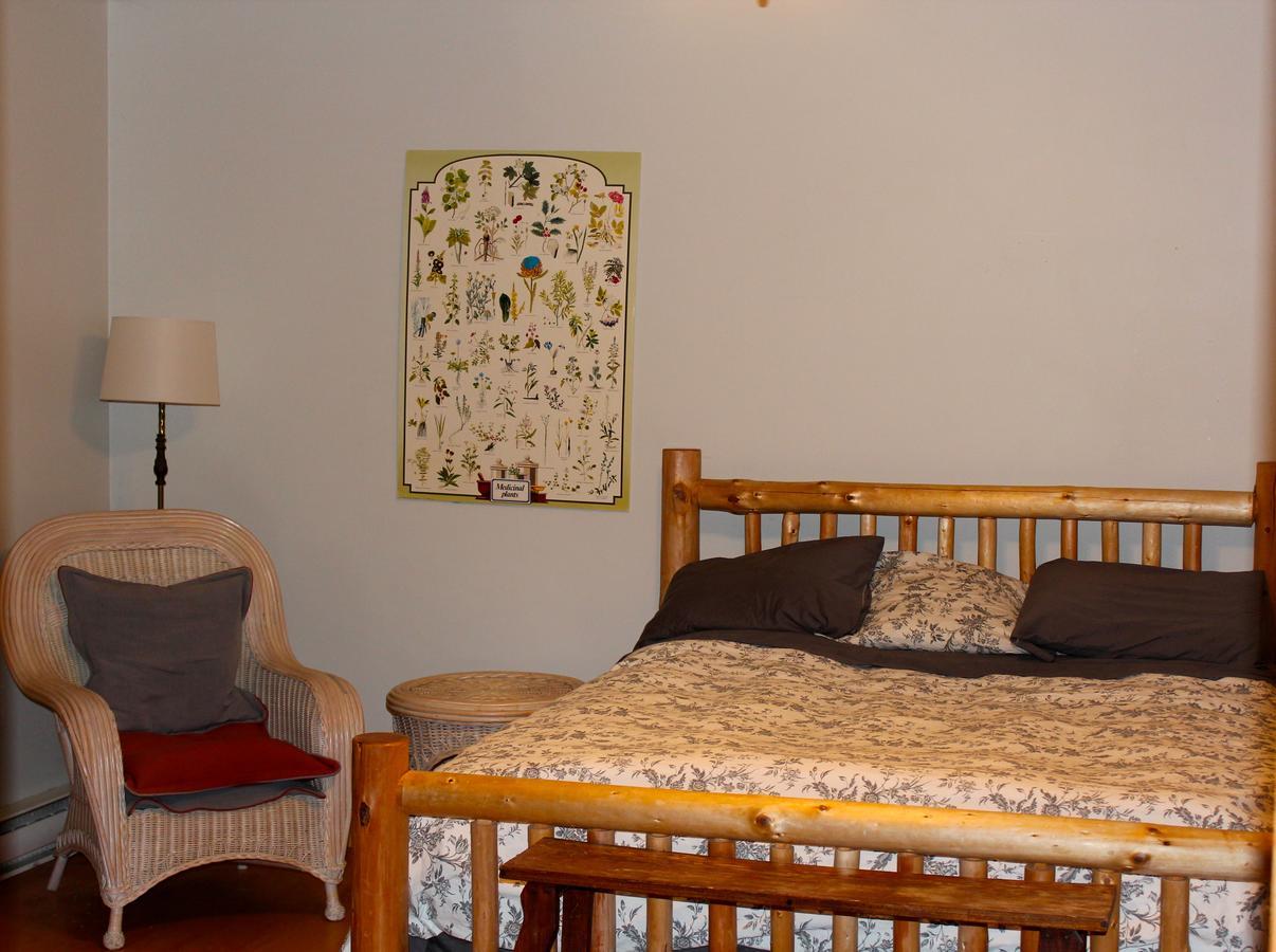 The Perch On Gabriola Bed & Breakfast Exterior photo